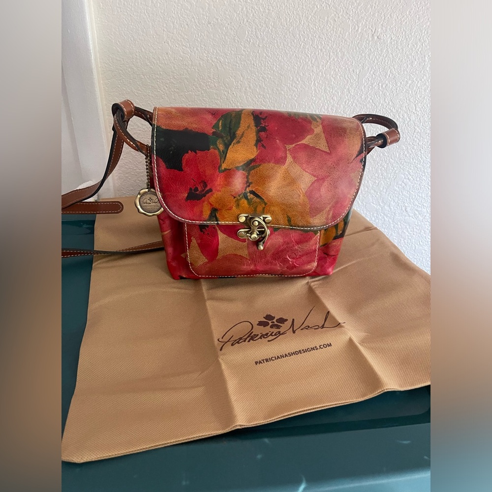 Nwot Patricia Nash Leandra crossbody bag